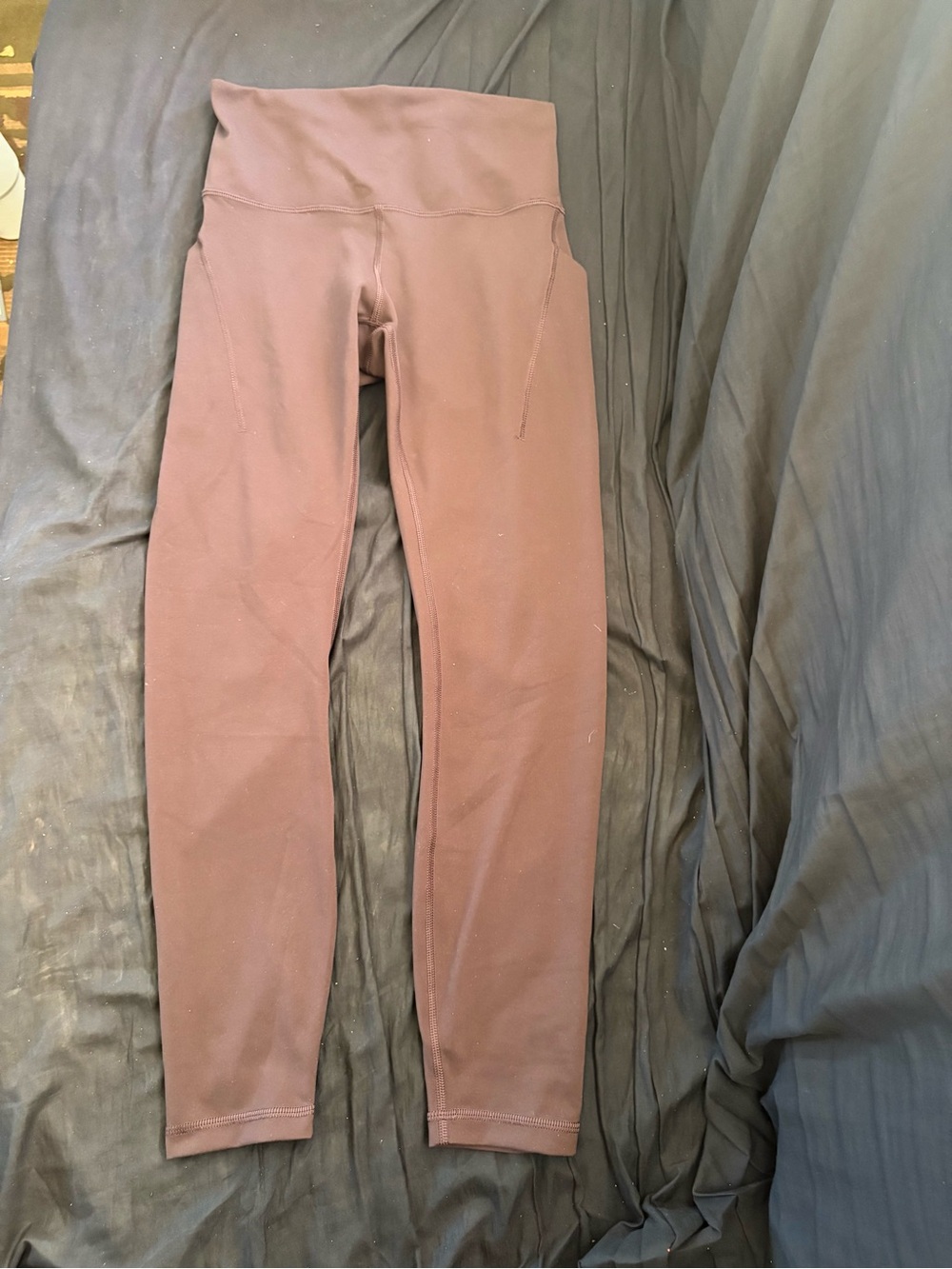 EUC Lululemon Wunder Train High Rise with Pockets